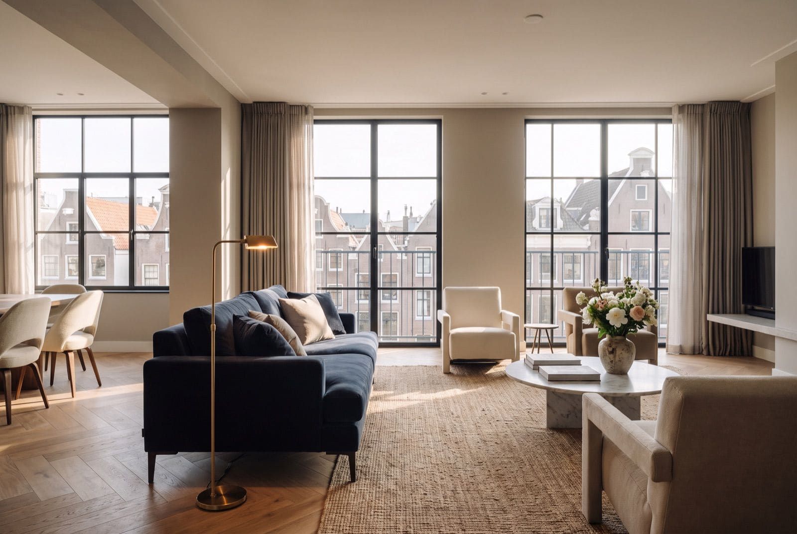A furnished short-stay apartment ready for a new arrival